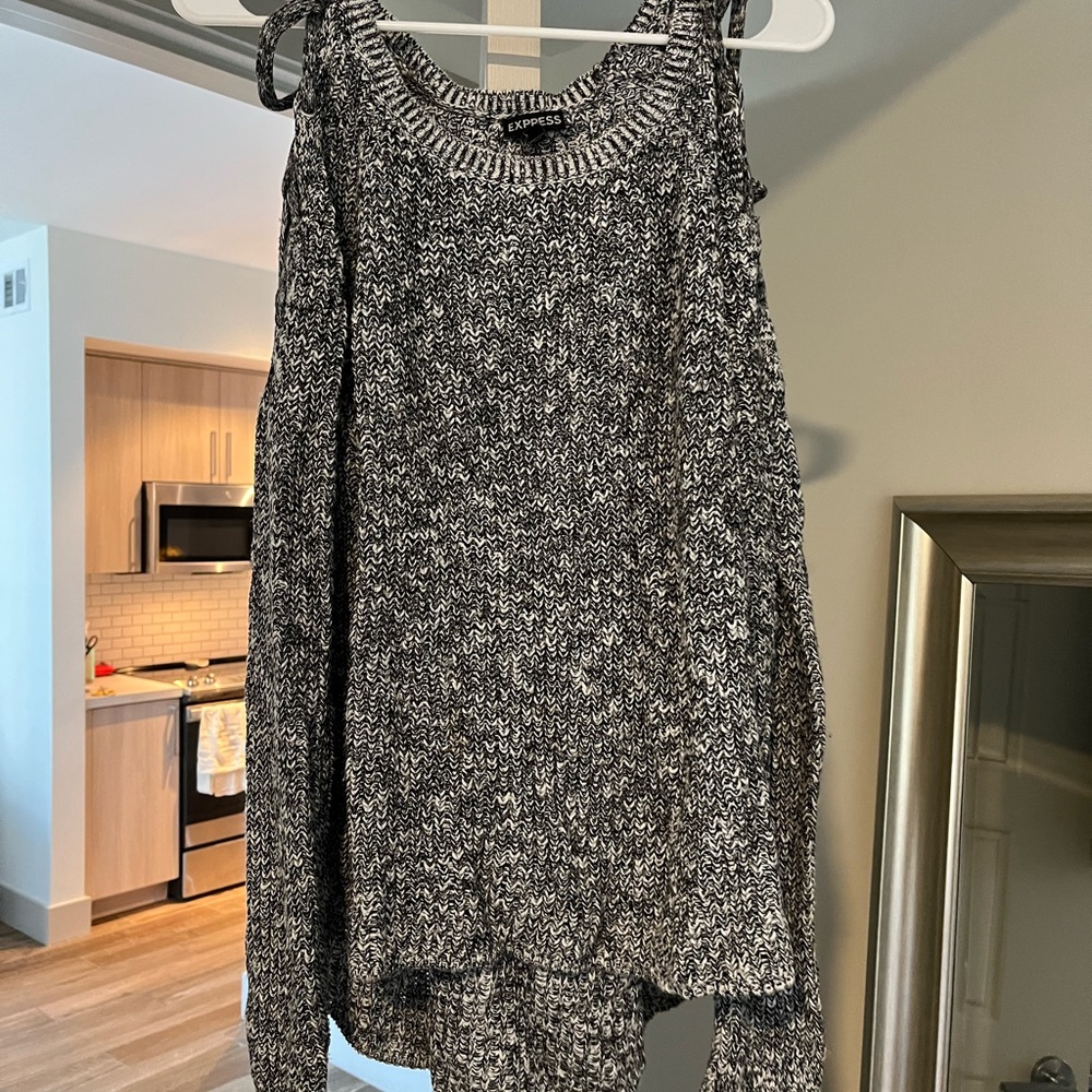 Express sweater, size M